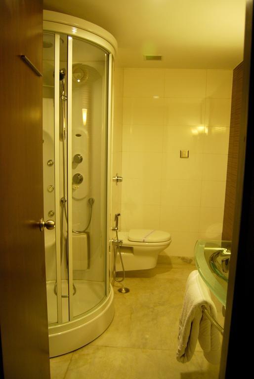 Hotel Hassan Ashok Extérieur photo
