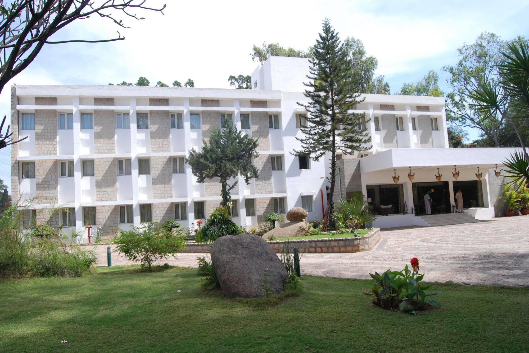 Hotel Hassan Ashok Extérieur photo