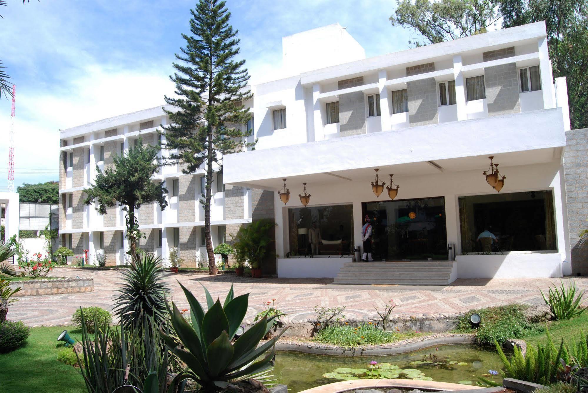 Hotel Hassan Ashok Extérieur photo