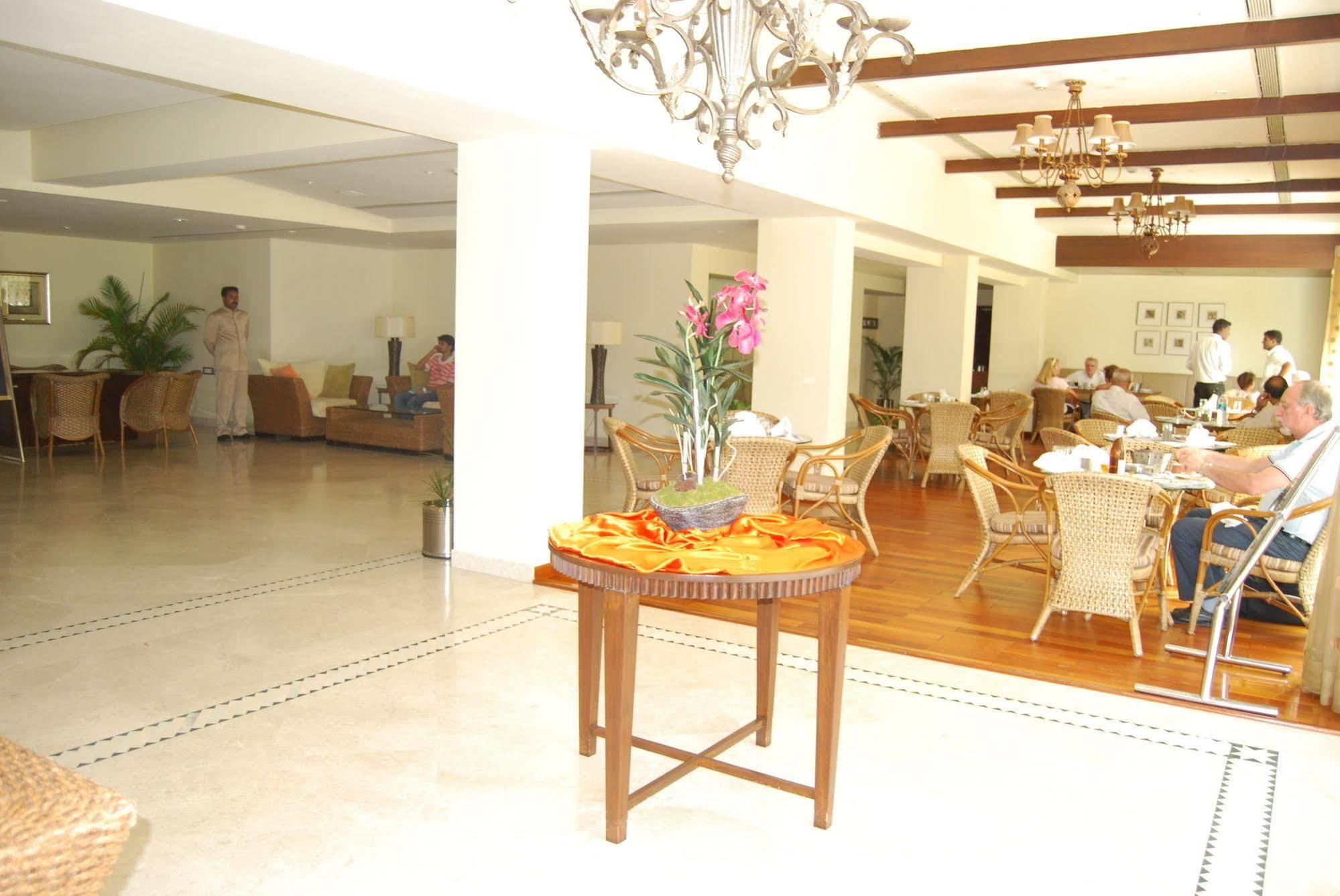 Hotel Hassan Ashok Extérieur photo