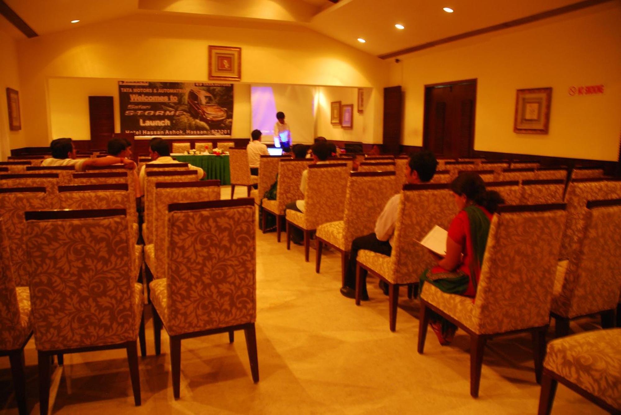 Hotel Hassan Ashok Extérieur photo