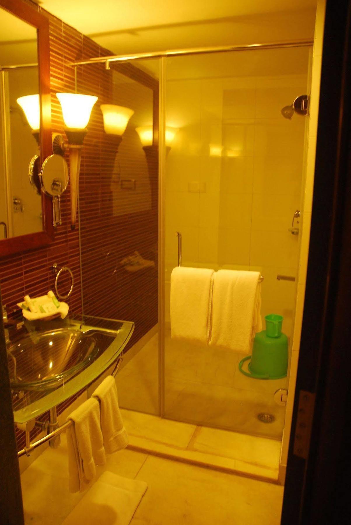 Hotel Hassan Ashok Extérieur photo