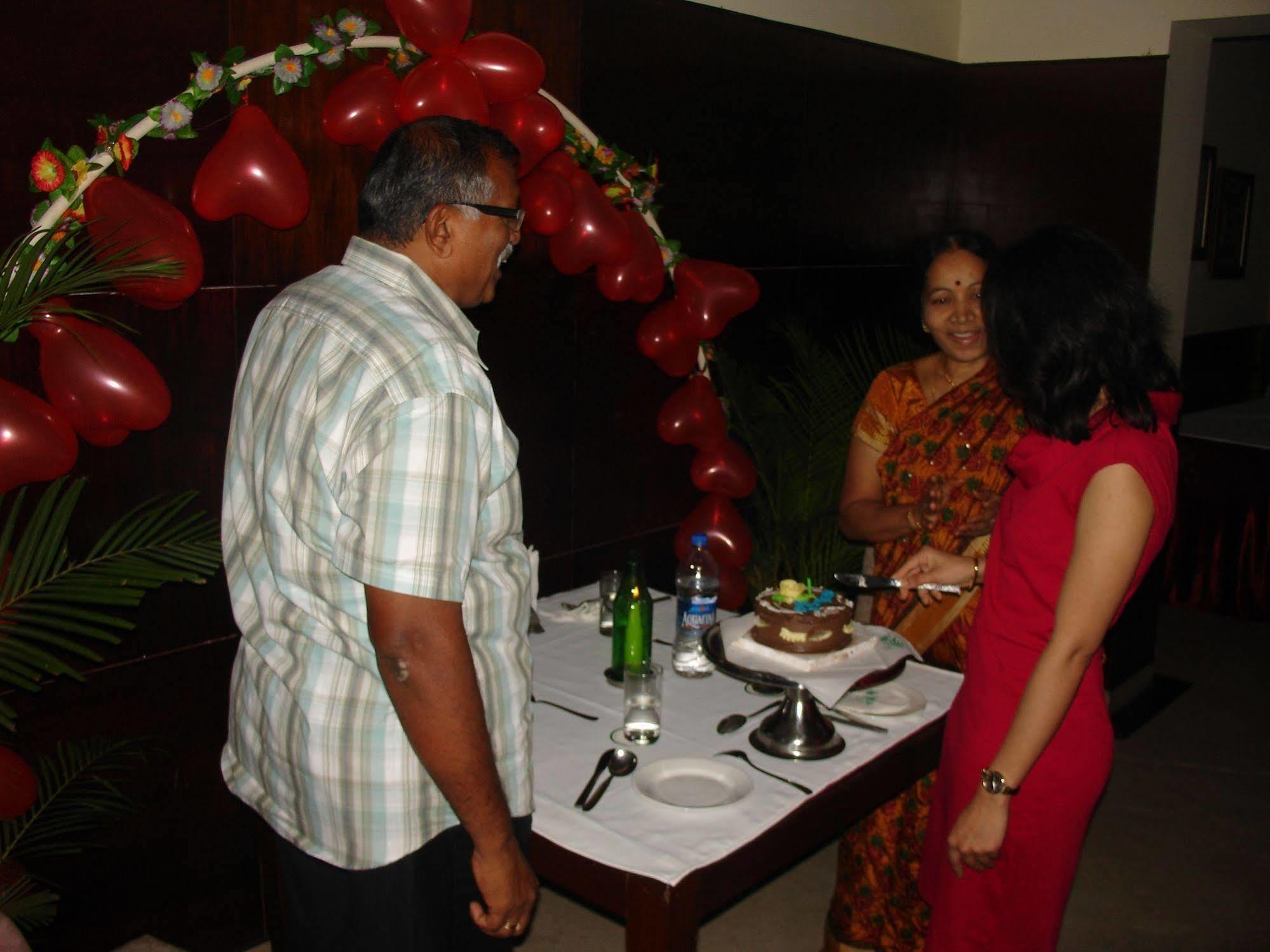 Hotel Hassan Ashok Extérieur photo