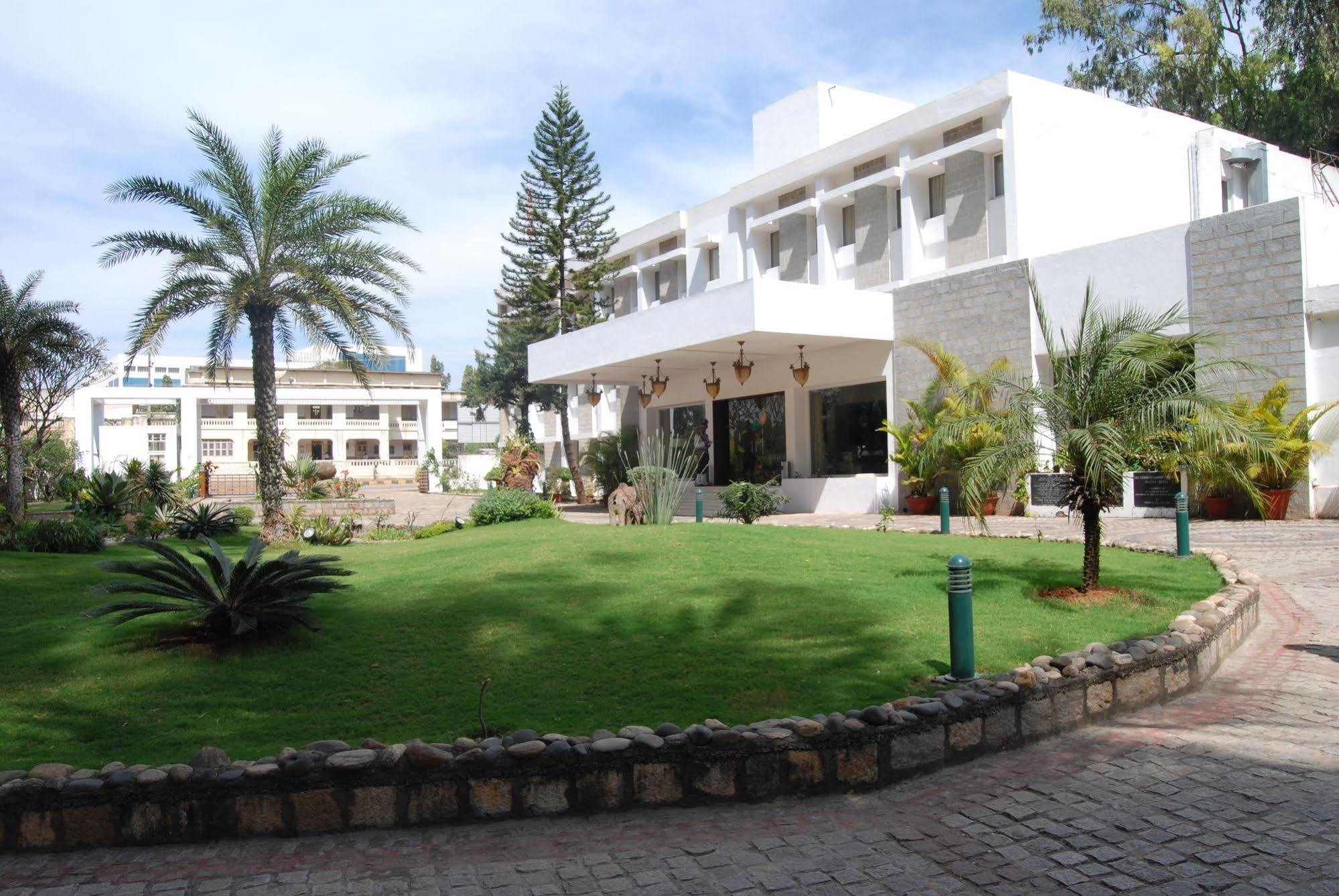 Hotel Hassan Ashok Extérieur photo