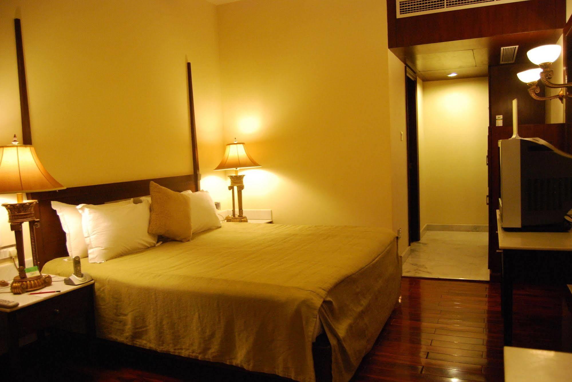 Hotel Hassan Ashok Extérieur photo